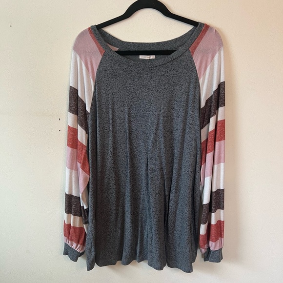 Maurices Plus Size Gray Striped Sleeve Mixer Tee size 4x - Picture 2 of 5